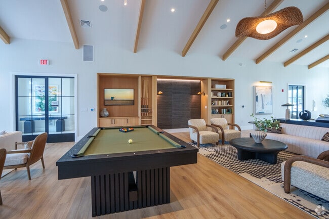 Resident Lounge - Alta Oak and Pine