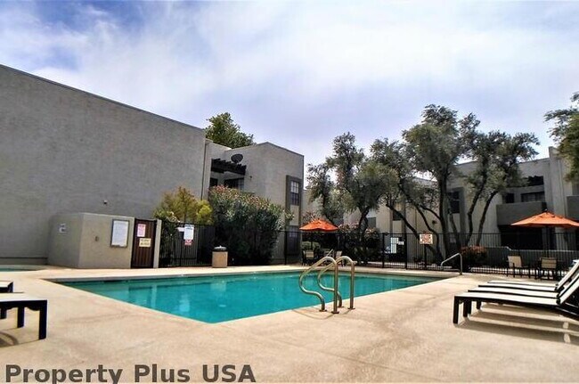 Foto del edificio - "Chic Scottsdale Retreat: Cozy 1-Bedroom Gem with Modern Comforts!"