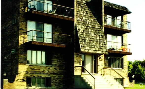Building Photo - 8800 W 76th Pl