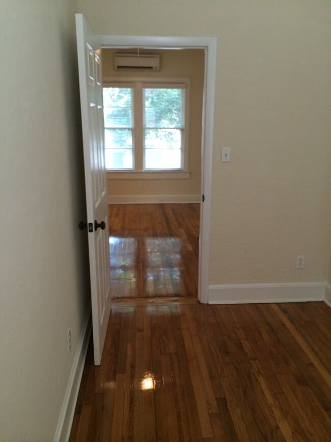 Margaret&#39;s Manor 919-A - Margaret&#39;s Manor 919-A Apartment