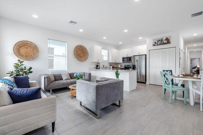 Photo - 3514 Hiawatha Ave House