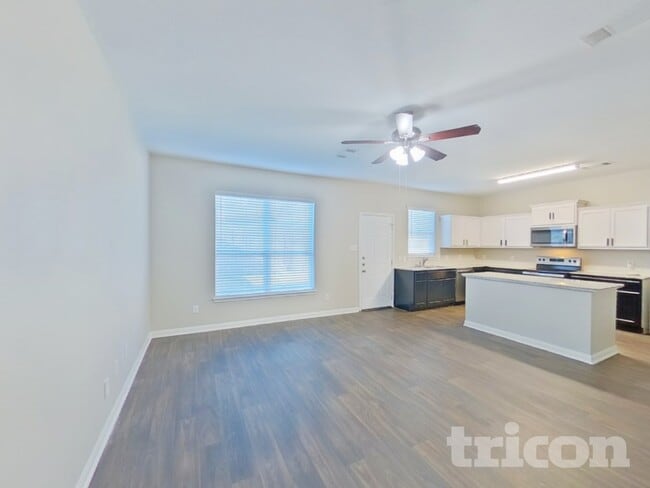 Building Photo - 2046 Sweet Lilac Dr