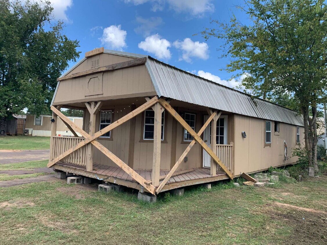 Foto principal - Cozy 800 Sq Ft Retreat: Your 1-Bedroom Oas...