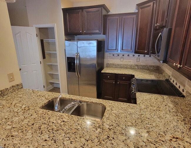 Building Photo - 8860 Brown Pelican Cir