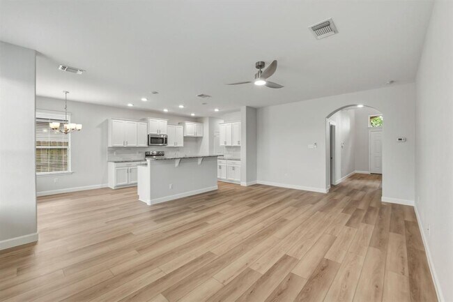 Foto del edificio - 301 Serpentine Ln