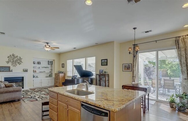 Building Photo - 10795 Summer Glen Dr