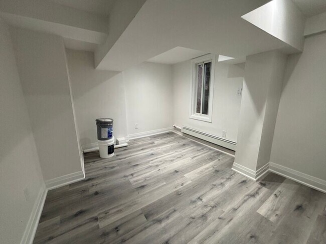 Photo du bâtiment - 85 East Avenue S