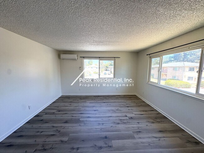 Foto del edificio - 4536 Ashcroft Ave