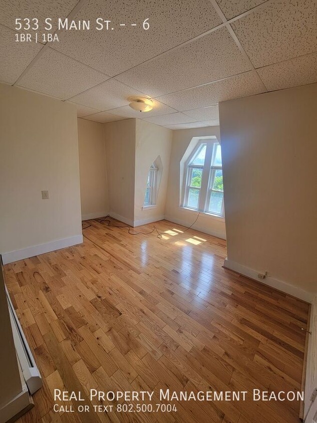 Foto principal - 533 S Main St