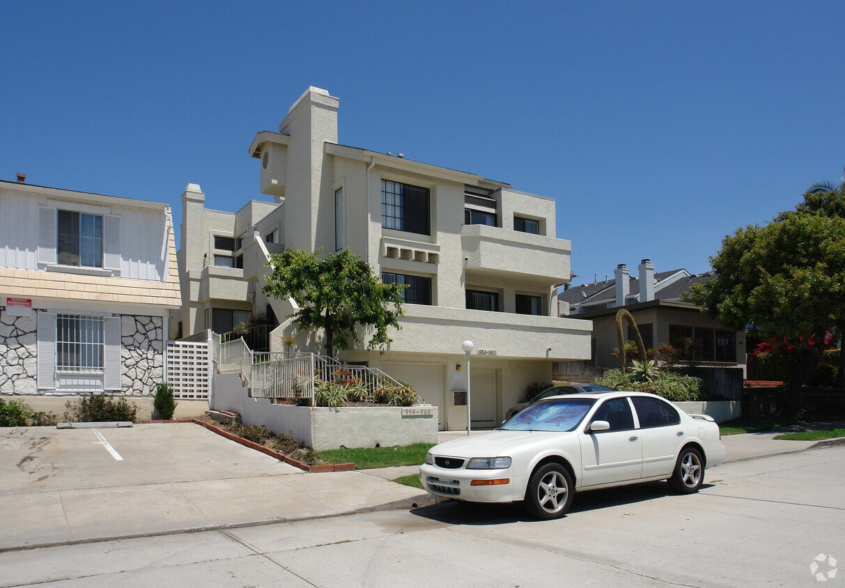 Building Photo - 954-960 Sapphire St