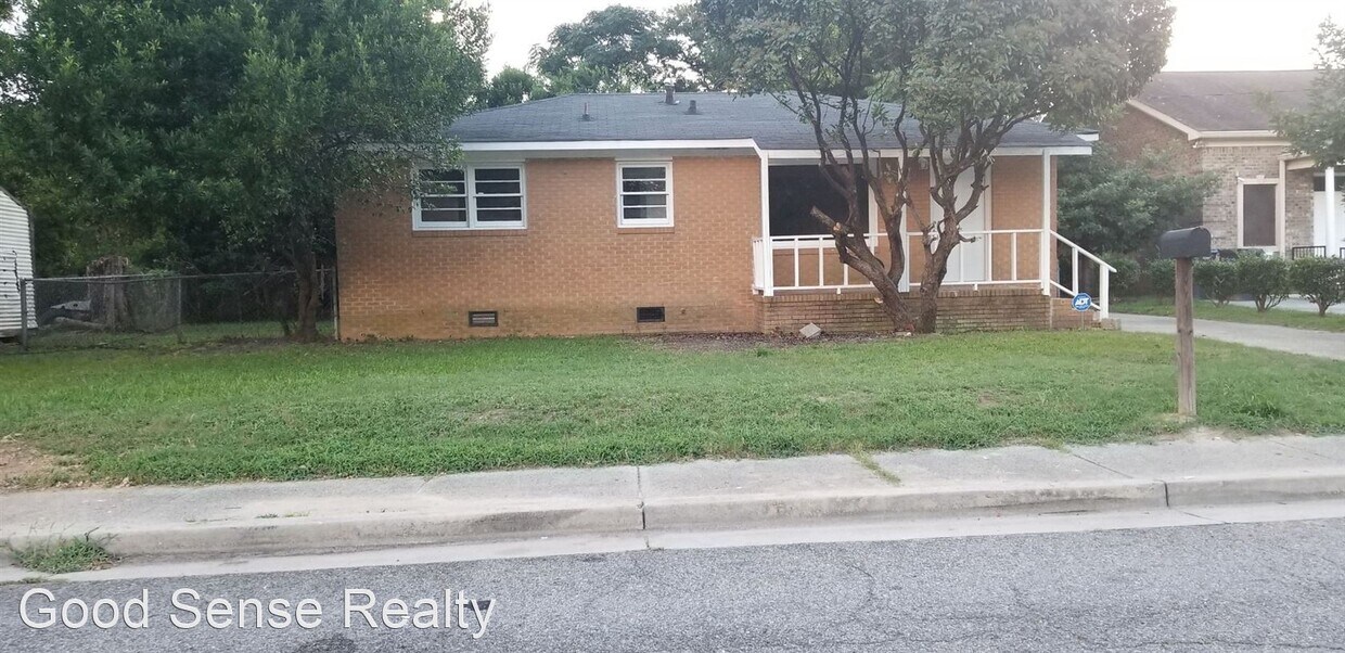 Primary Photo - 3 br, 1 bath House - 1018 10th Avenue