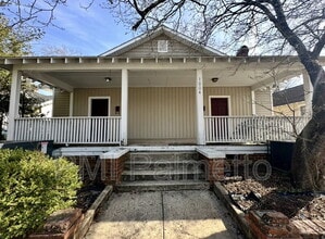 Building Photo - 1004 Belleview St