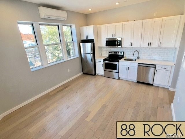Primary Photo - 88 Rockaway Ave