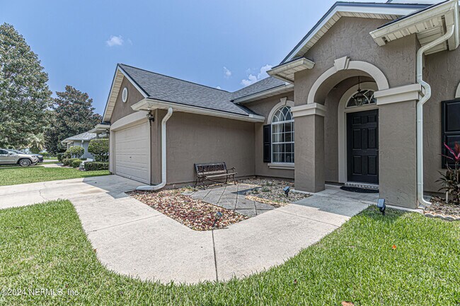 Building Photo - 1652 Redstone Ct