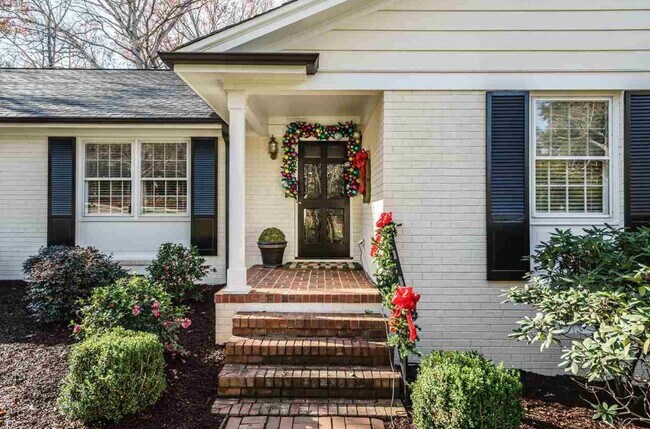 Foto del edificio - 1213 Glen Eden Dr