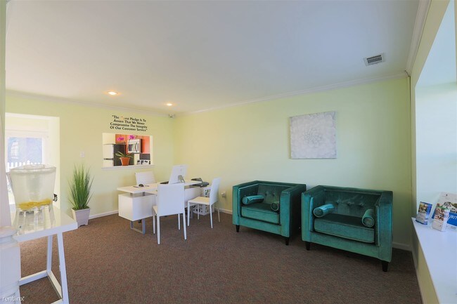 Foto del edificio - 5705 Selford Rd