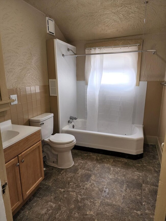Foto del edificio - Newly remodeled 2 bedroom, 1.5 bathroom House