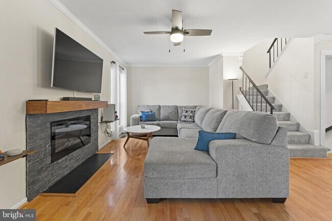 Foto del edificio - 13689 Water Springs Ct