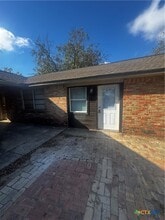 Building Photo - 1511 Old Ranch Rd 12