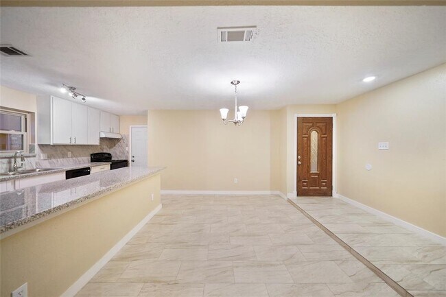 Building Photo - 5538 Birchgate Dr