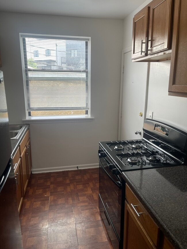 Foto del edificio - 3217 W Diversey Ave