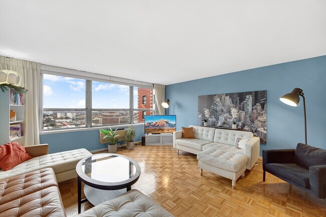 Building Photo - 5530 S Shore Dr