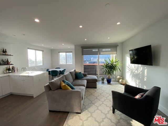 Foto principal - 935 N Hudson Ave