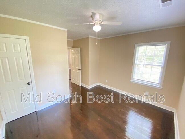 Building Photo - 3087 Larkspur Dr