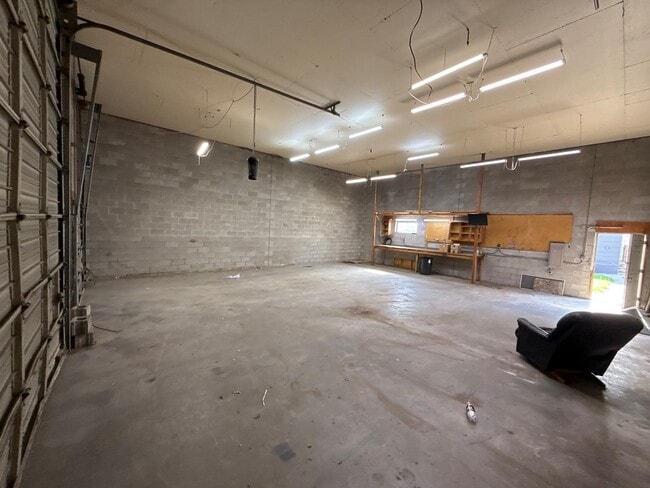 Building Photo - 1103 Pierce St