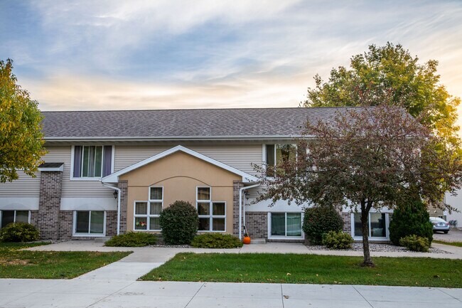 Building Photo - Warren Street Townhomes