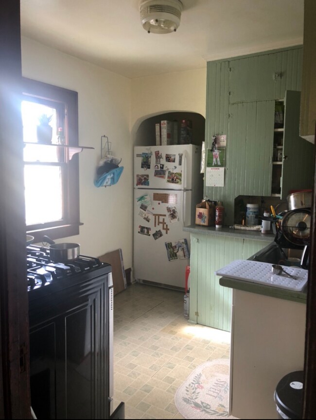 kitchen - 80 Cedar St