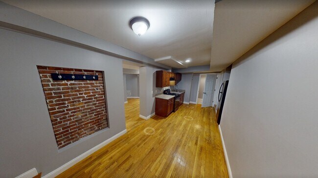 Building Photo - 25 Maywood St