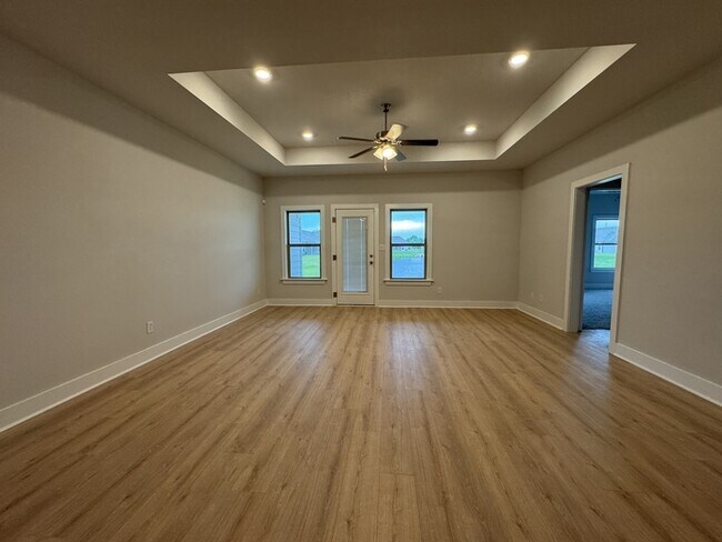 Building Photo - 12637 Whitcomb Cir