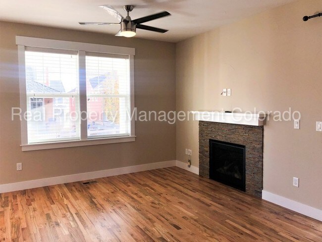 Building Photo - Gorgeous 3 Bedroom home in Indian Peaks South