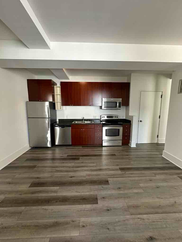 Building Photo - 810 Flower St