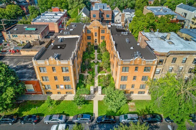 Foto del edificio - 3818 N Sheffield Ave
