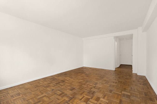 Foto del edificio - 335-341 E 51st St