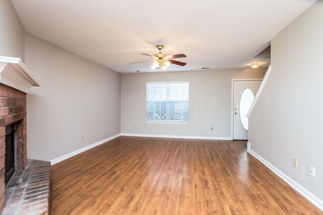 Foto del edificio - 4371 Shadow Ridge Dr