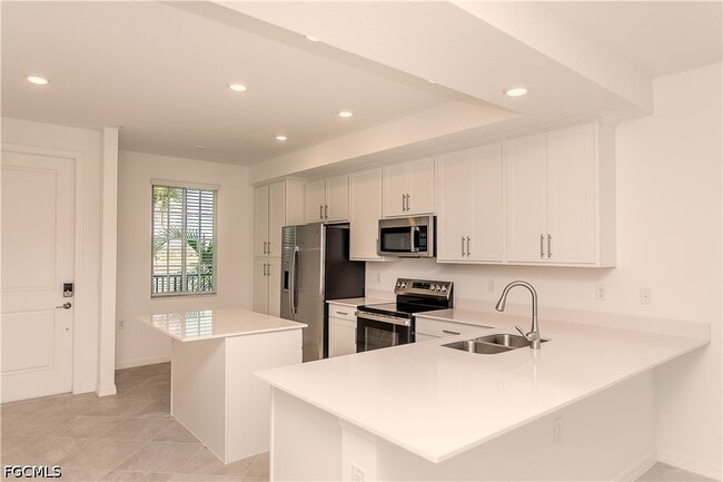 Building Photo - 15375 Grn Acrs Ave