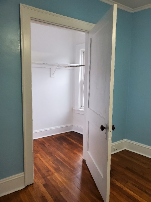 Building Photo - 15637 Madison Ave