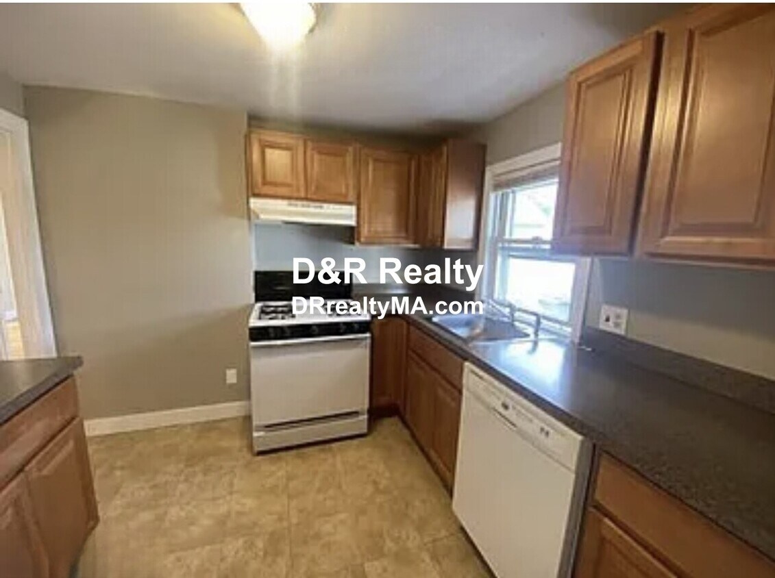 Primary Photo - 425 Trapelo Rd