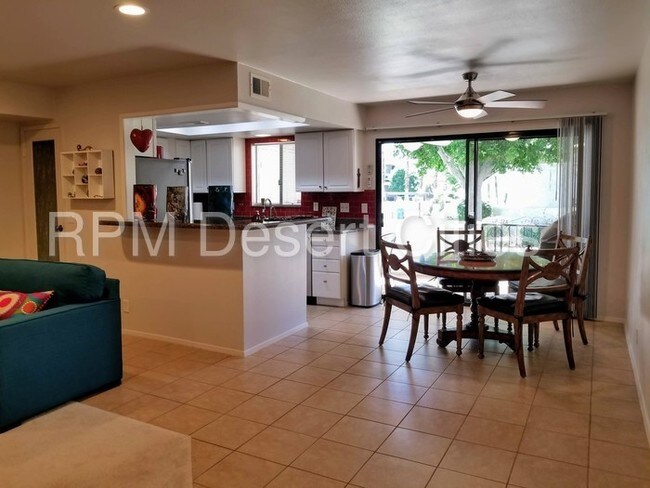 Building Photo - Spacious One Bedroom in Palm Canyon Villas