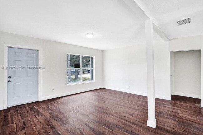 Foto del edificio - 3505 SW 12th Ct