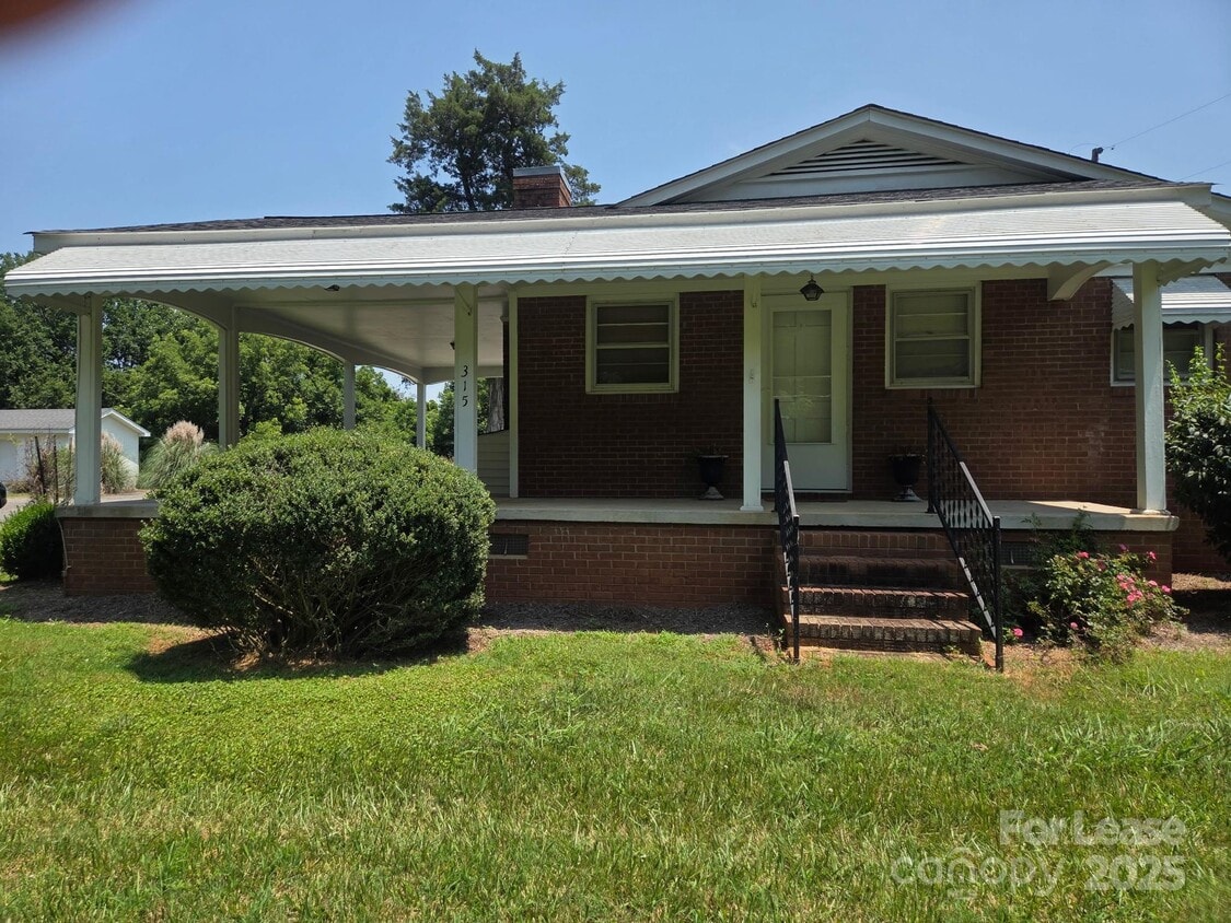 Primary Photo - 315 Graham Rd