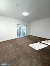 Building Photo - 107 Burck St