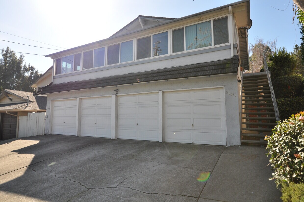 Primary Photo - 20461 John Dr
