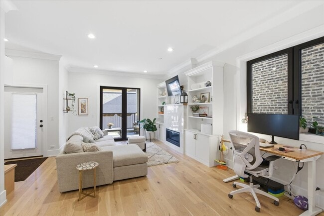 Foto del edificio - 3219 N Seminary Ave