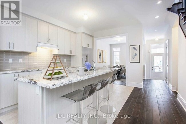 Building Photo - 25 Applegate Dr
