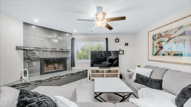 Foto del edificio - 2615 Hayden Rd