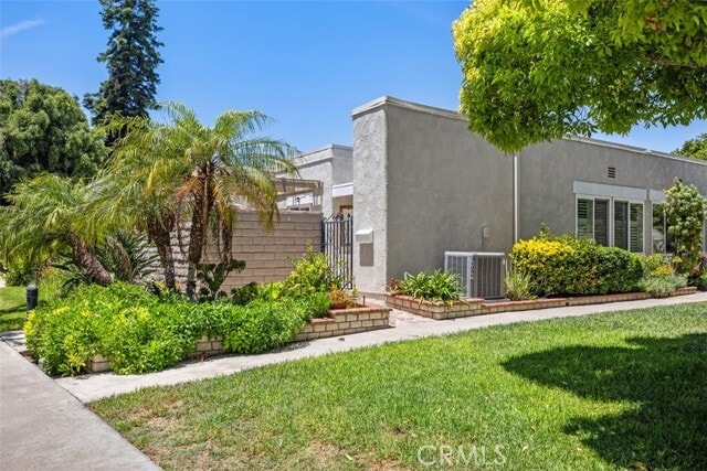 Building Photo - 2272 Via Mariposa E